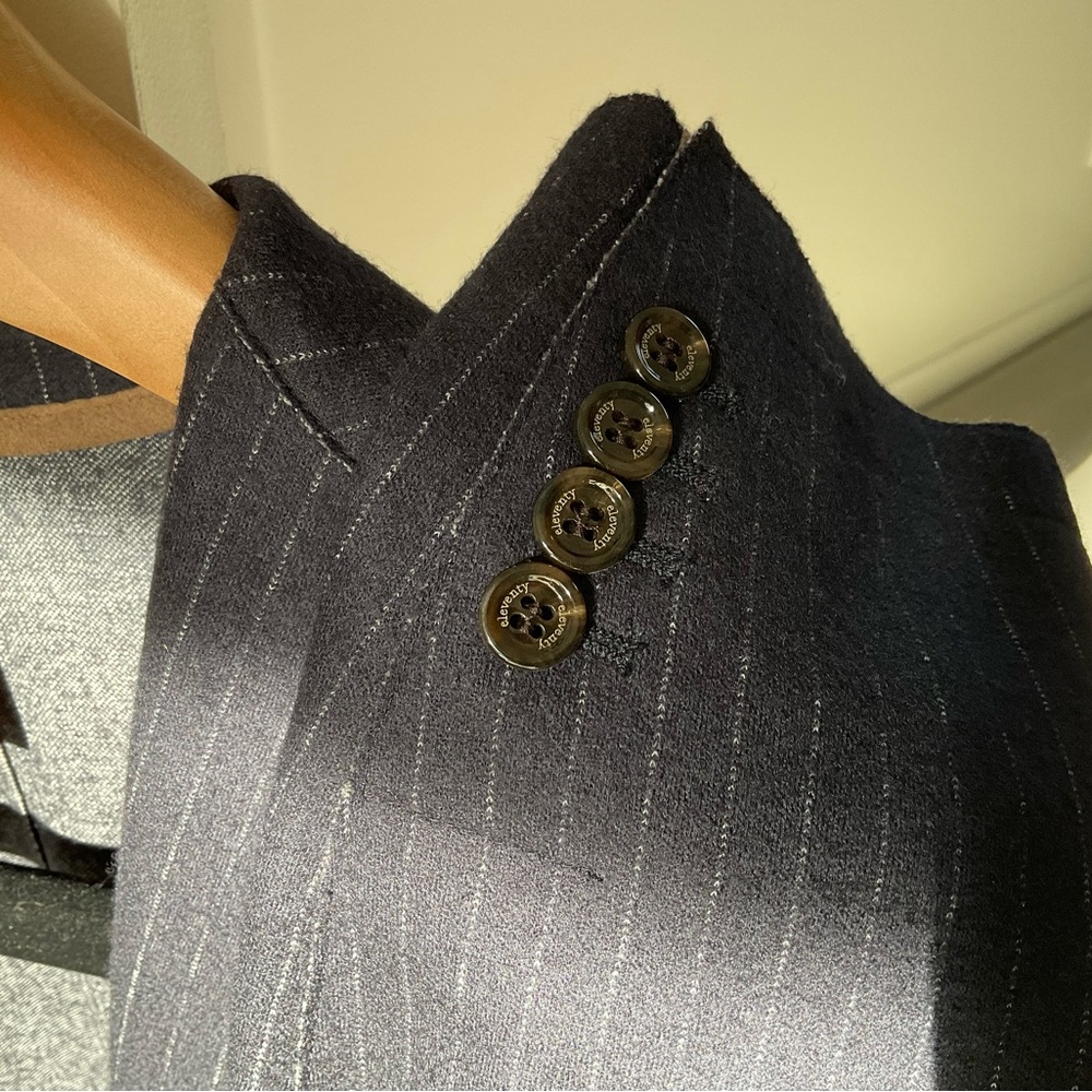 Eleventy Men's Soft Pinstripe Blazer - Picture 3 of 15